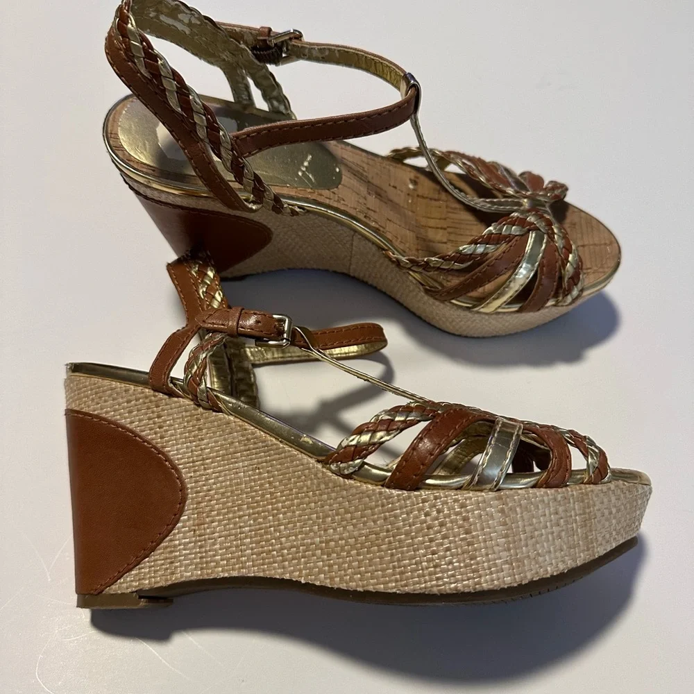 Marc Fisher Women's Wedge  Sandals 7 M US  Size Brown And Tan Cork Heels Preown
